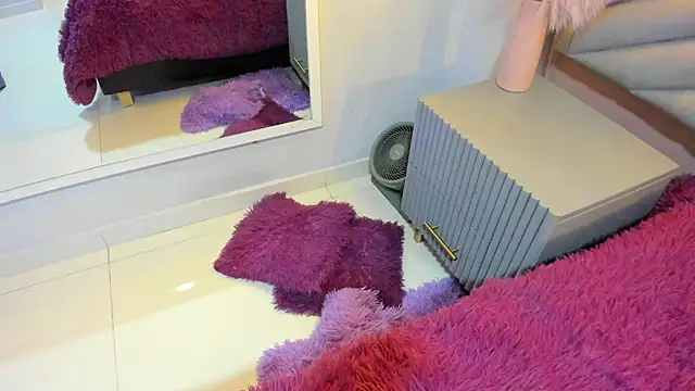 Mia Valentine  online show from March 4, 2026, 8:04 pm