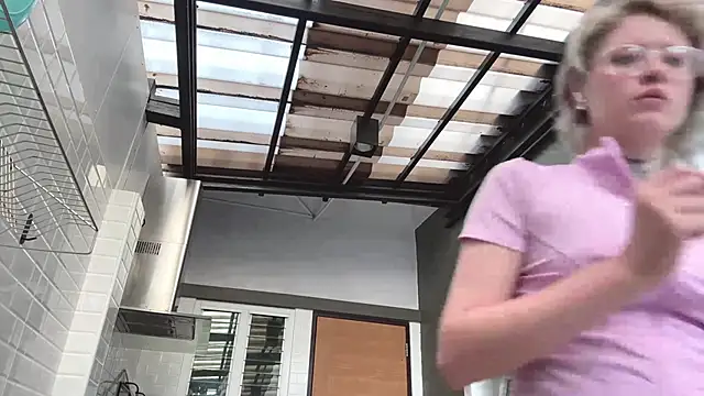 Takopi  online show from March 6, 2026, 1:35 am