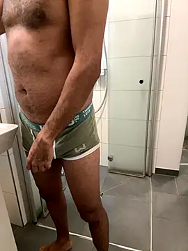 Moan King online show from October 14, 2025, 5:47 pm