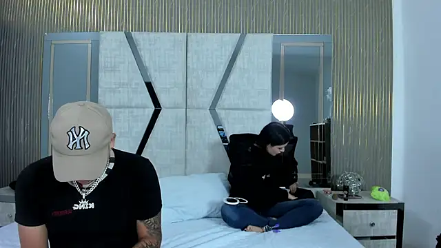 markAndPhilip online show from November 10, 2025, 12:37 pm