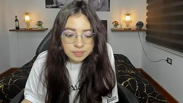 Snapshot of Barbara_Jonesss_4 chatting on October 1, 2025, 7:42 pm Barbara Jonesss 4 online show from October 1, 2025, 7:42 pm