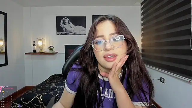 Snapshot of Barbara_Jonesss_4 chatting on October 14, 2025, 7:14 pm Barbara Jonesss 4 online show from October 14, 2025, 7:14 pm
