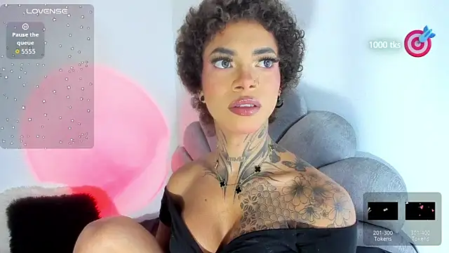 Snapshot of michell_danna chatting on December 3, 2025, 2:19 am michell danna online show from December 3, 2025, 2:19 am