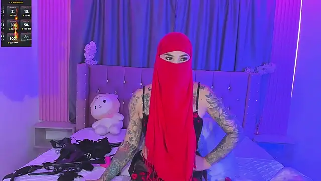 Snapshot of Nayla-Mouna chatting on June 12, 2026, 7:35 pm Nayla-Mouna online show from June 12, 2026, 7:35 pm