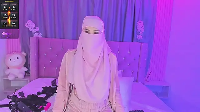 Snapshot of Nayla-Mouna chatting on June 30, 2026, 7:42 am Nayla-Mouna online show from June 30, 2026, 7:42 am