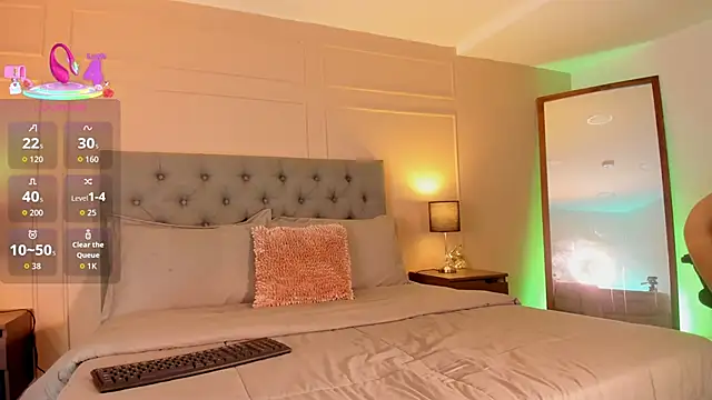 ALICESANDOVAL online show from October 8, 2025, 11:08 am