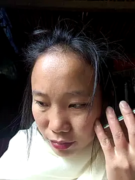 liu-liusexy online show from November 15, 2025, 2:20 am