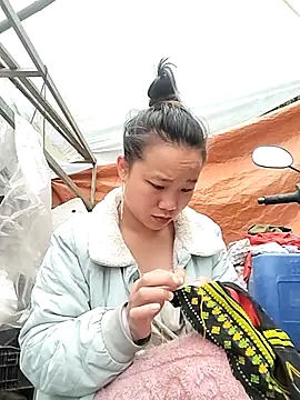 liu-liusexy online show from March 5, 2026, 3:35 am