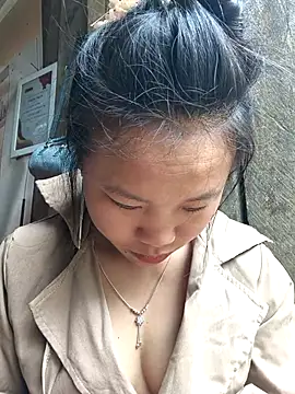 liu-liusexy online show from May 10, 2026, 1:22 am