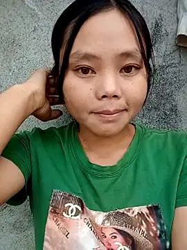 omiu-baby online show from October 11, 2025, 1:49 am