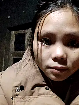 omiu-baby online show from December 1, 2025, 10:37 pm