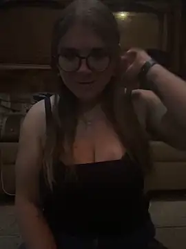 Snapshot of adventuresinsky chatting on October 6, 2025, 3:04 am adventuresinsky online show from October 6, 2025, 3:04 am