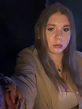 Snapshot of adventuresinsky chatting on November 12, 2025, 10:09 pm adventuresinsky online show from November 12, 2025, 10:09 pm