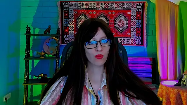 AliceWelch  online show from October 12, 2025, 8:13 am