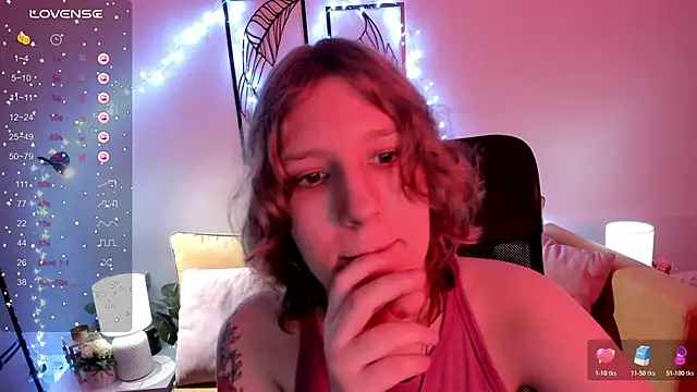 Hailey Foxy online show from October 22, 2025, 8:58 am