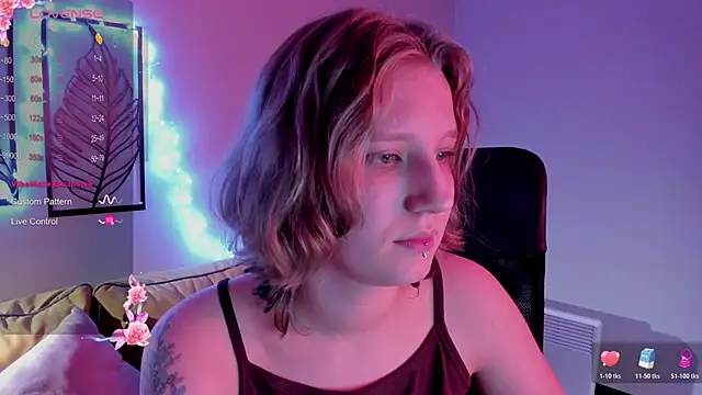 Hailey Foxy online show from November 15, 2025, 9:17 am