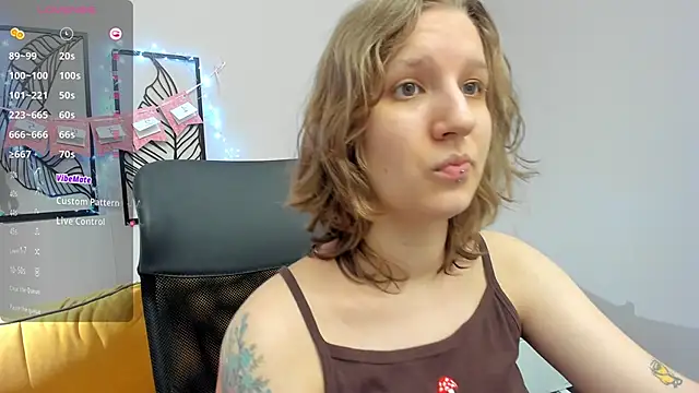 Hailey Foxy online show from January 12, 2026, 10:42 am