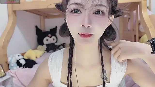 Snapshot of Sue101010 chatting on October 30, 2025, 2:07 pm Sue101010 online show from October 30, 2025, 2:07 pm