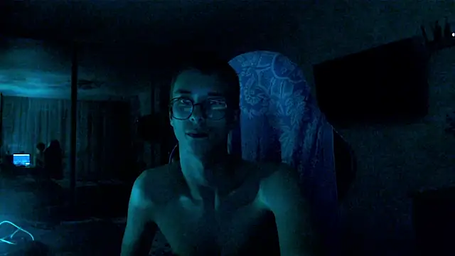 glasses cat online show from July 24, 2026, 10:52 pm