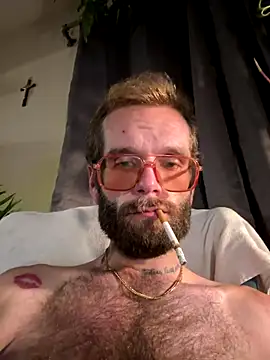 hungspundick1 online show from October 11, 2025, 10:14 am