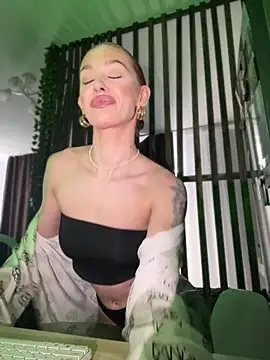 LittleFox    online show from February 24, 2026, 7:06 am