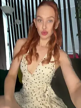 Snapshot of LittleFox___ chatting on May 12, 2026, 7:49 am LittleFox online show from May 12, 2026, 7:49 am