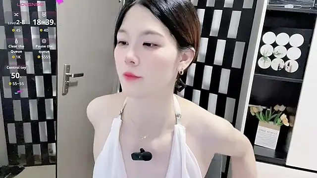 Yueyue-MM online show from September 19, 2025, 10:54 pm
