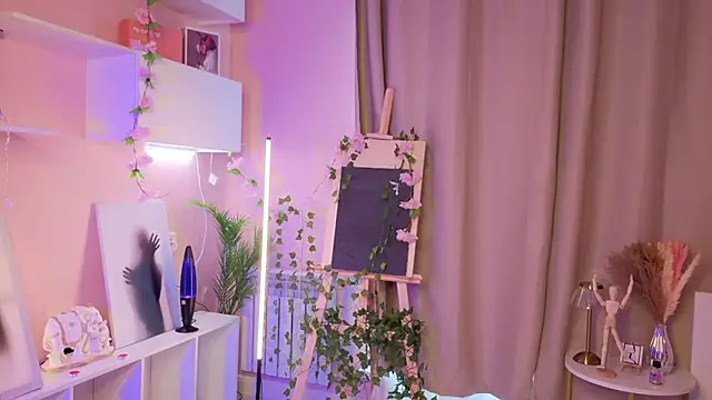 Snapshot of ElfredaTupy chatting on October 22, 2025, 6:13 am ElfredaTupy online show from October 22, 2025, 6:13 am