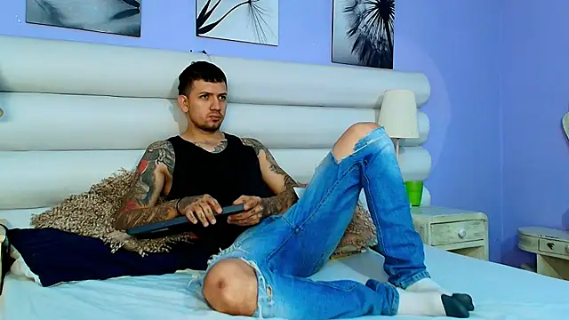 Snapshot of Dante_Flamee chatting on February 13, 2026, 12:56 pm Dante Flamee online show from February 13, 2026, 12:56 pm