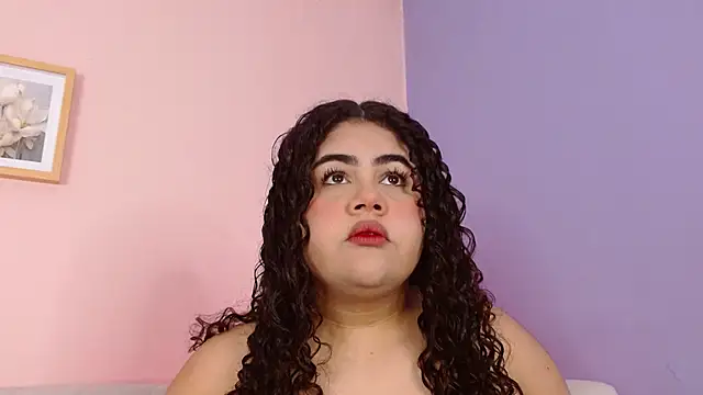 lourdes moon22 online show from October 23, 2025, 1:10 pm