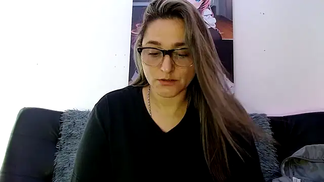 LAHILA COOPERR online show from November 5, 2025, 12:05 pm