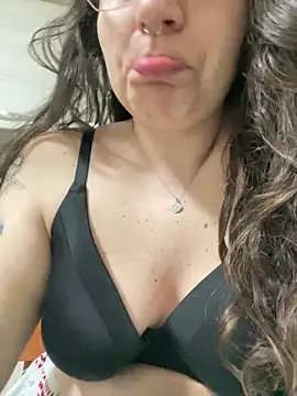 napoletanacagna online show from April 15, 2026, 1:51 pm