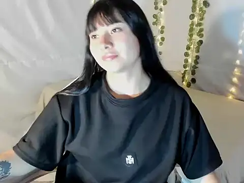 Snapshot of Zulema_R1 chatting on October 30, 2025, 12:56 am Zulema R1 online show from October 30, 2025, 12:56 am