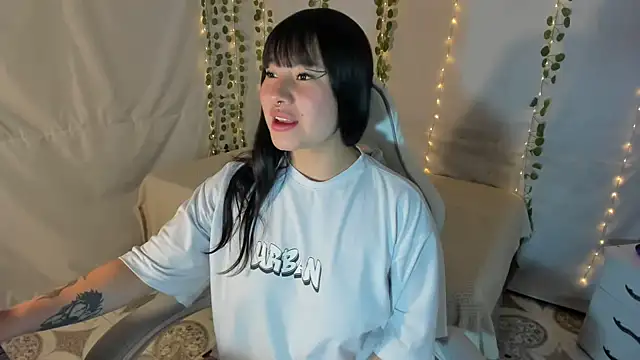 Snapshot of Zulema_R1 chatting on November 3, 2025, 3:08 am Zulema R1 online show from November 3, 2025, 3:08 am