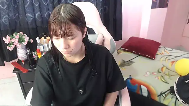 Snapshot of Zulema_R1 chatting on February 7, 2026, 1:15 pm Zulema R1 online show from February 7, 2026, 1:15 pm