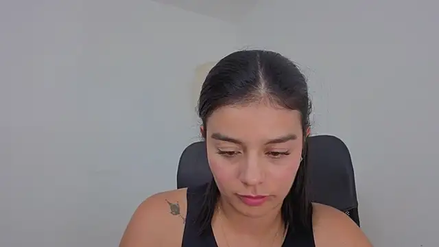 valerihouse online show from October 26, 2025, 1:33 am