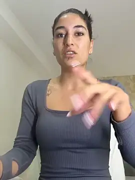 Scarlett 12 online show from March 19, 2026, 9:13 am