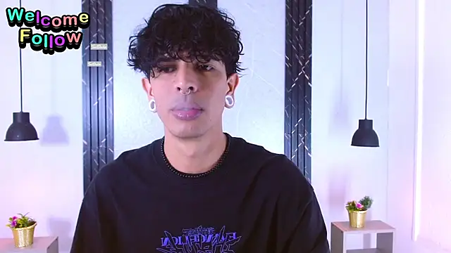 Snapshot of Franvill_Trato chatting on September 23, 2025, 7:17 pm Franvill Trato online show from September 23, 2025, 7:17 pm