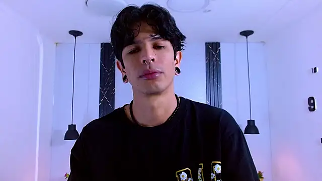 Franvill Trato online show from December 17, 2025, 7:09 pm