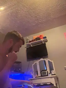 Snapshot of jaycoy22 chatting on October 4, 2025, 6:33 am jaycoy22 online show from October 4, 2025, 6:33 am