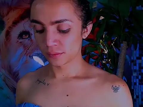 Snapshot of Cristal_Gem1 chatting on November 6, 2025, 2:01 am Cristal Gem1 online show from November 6, 2025, 2:01 am