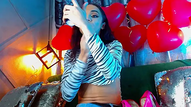 Snapshot of Cristal_Gem1 chatting on February 15, 2026, 7:54 pm Cristal Gem1 online show from February 15, 2026, 7:54 pm