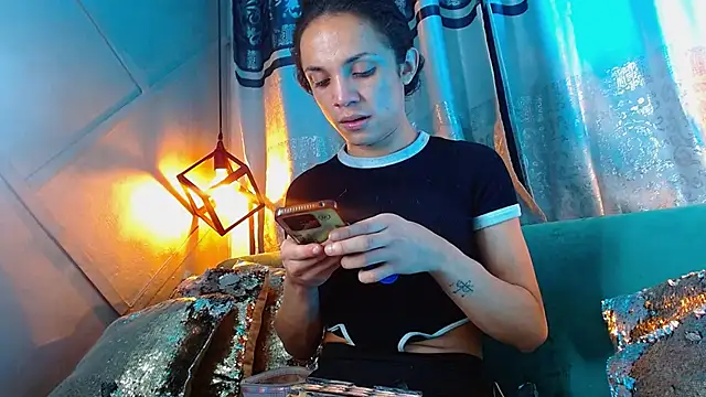 Snapshot of Cristal_Gem1 chatting on February 21, 2026, 2:01 am Cristal Gem1 online show from February 21, 2026, 2:01 am