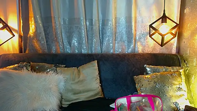 Snapshot of Cristal_Gem1 chatting on February 24, 2026, 11:52 am Cristal Gem1 online show from February 24, 2026, 11:52 am