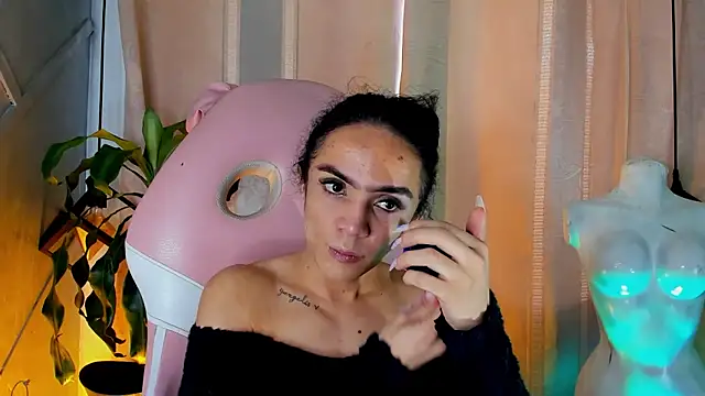 Snapshot of Cristal_Gem1 chatting on June 27, 2026, 8:58 pm Cristal Gem1 online show from June 27, 2026, 8:58 pm