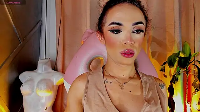 Snapshot of Cristal_Gem1 chatting on July 19, 2026, 6:17 am Cristal Gem1 online show from July 19, 2026, 6:17 am