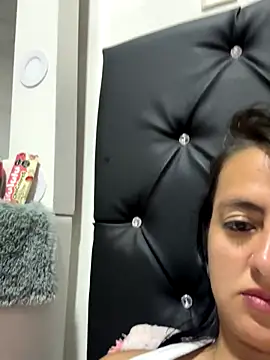 Snapshot of salo-rousee chatting on October 26, 2025, 7:20 pm salo-rousee online show from October 26, 2025, 7:20 pm