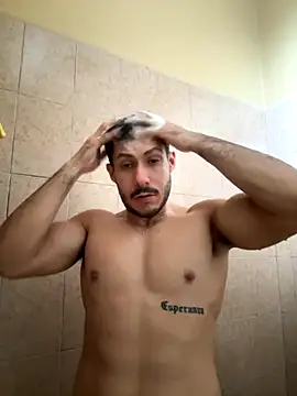 Snapshot of Darg98 chatting on October 1, 2025, 10:27 pm Darg98 online show from October 1, 2025, 10:27 pm