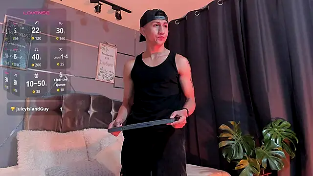 oliver mr  online show from December 3, 2025, 2:19 am