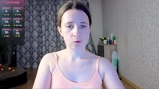 Snapshot of _Linett_ chatting on October 16, 2025, 5:47 pm  Linett  online show from October 16, 2025, 5:47 pm